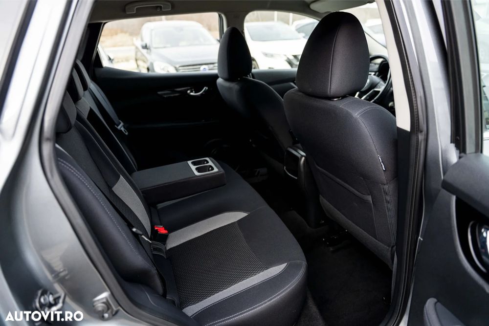 Nissan Qashqai 1.6 DCI Xtronic N-Connecta - 9