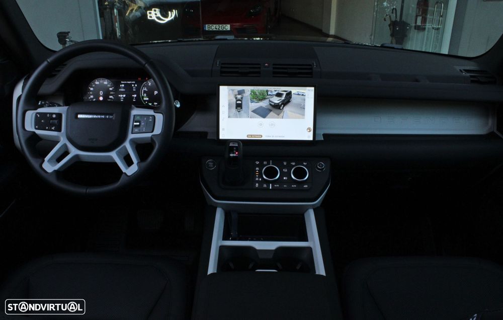 Land Rover Defender 2.0 P300e 110 AWD S - 6