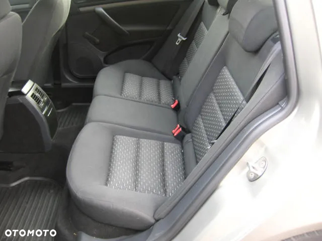 Skoda Octavia 1.6 Ambiente - 21