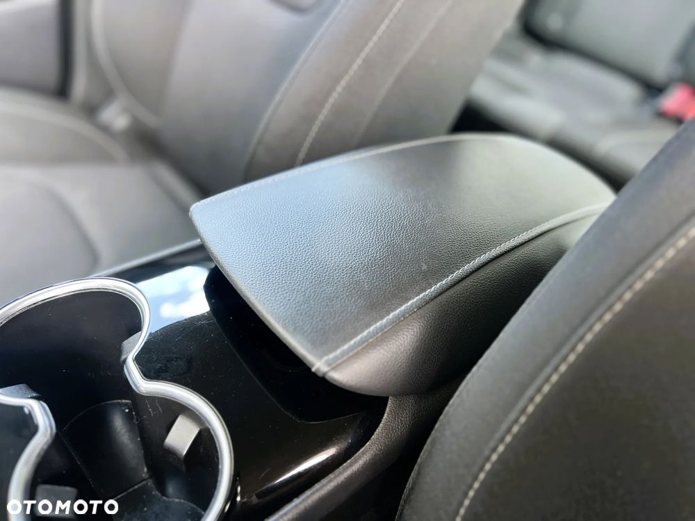 Ford Mondeo - 29