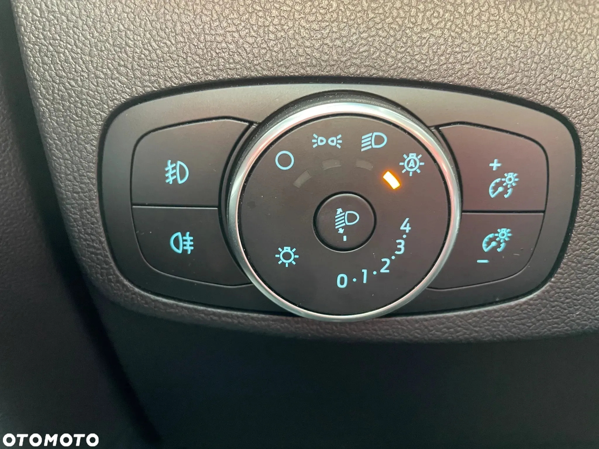 Ford Focus 1.0 EcoBoost Hybrid ST-LINE - 5