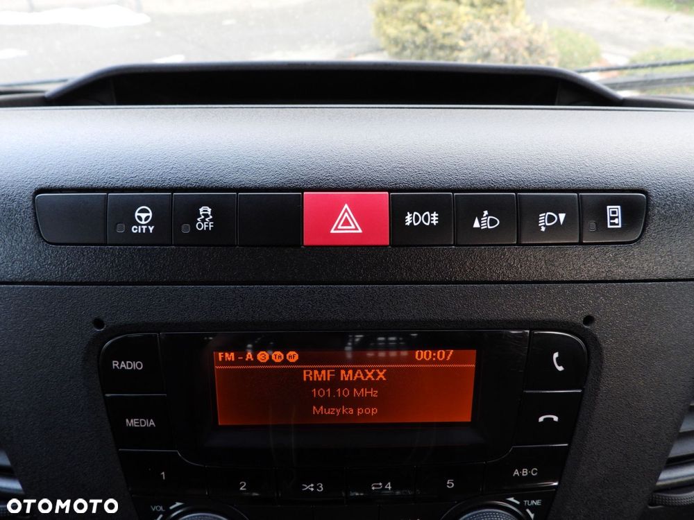 Iveco DAILY 50C16 WYWROTKA TROJSTRONNA PODWÓJNA KABINA DOKA 6 MIEJSC TEMPOMAT PNEUMATYKA BLIŹNIACZE KOŁA KLIMATYZACJA  160KM - 35