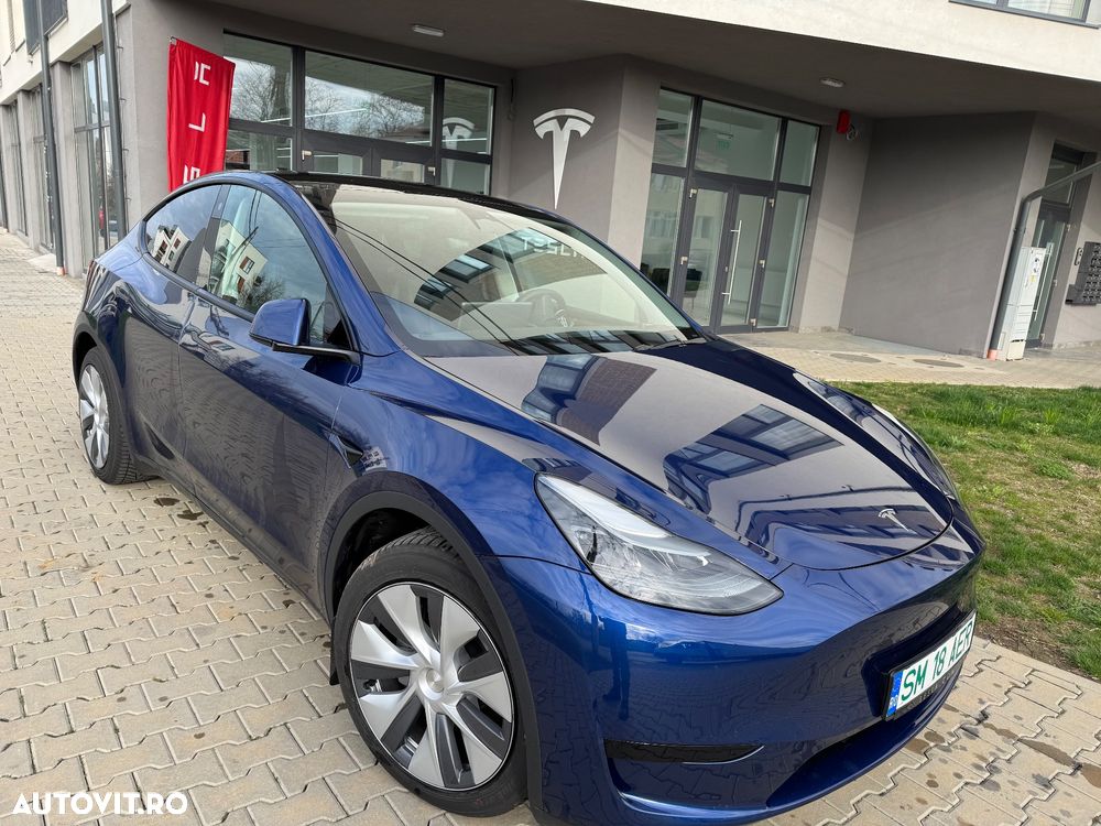 Tesla Model Y RWD Long Range - 1