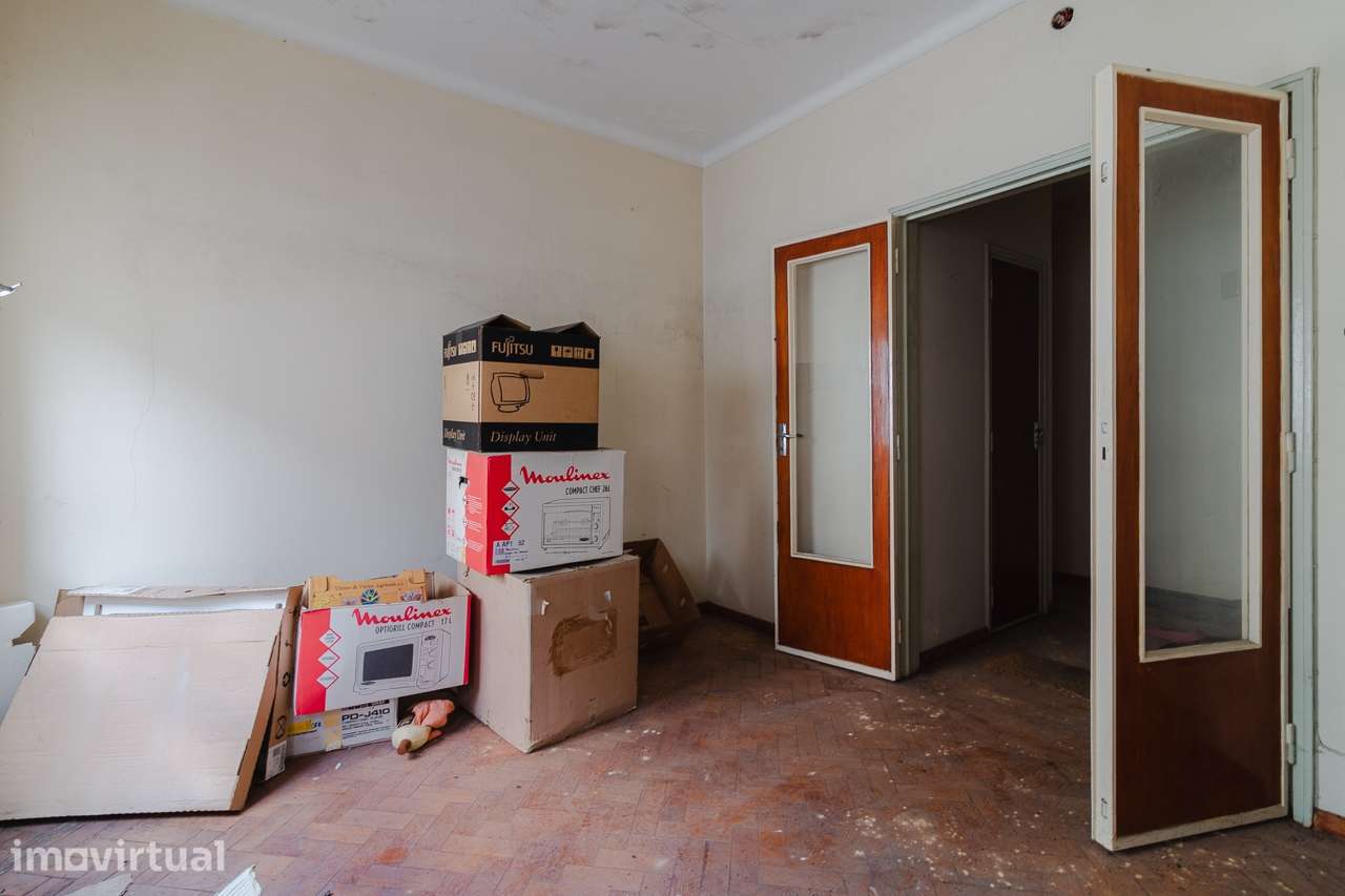 Prédio / 3 Pisos / Investimento /  Centro de Leiria - Grande imagem: 3/33