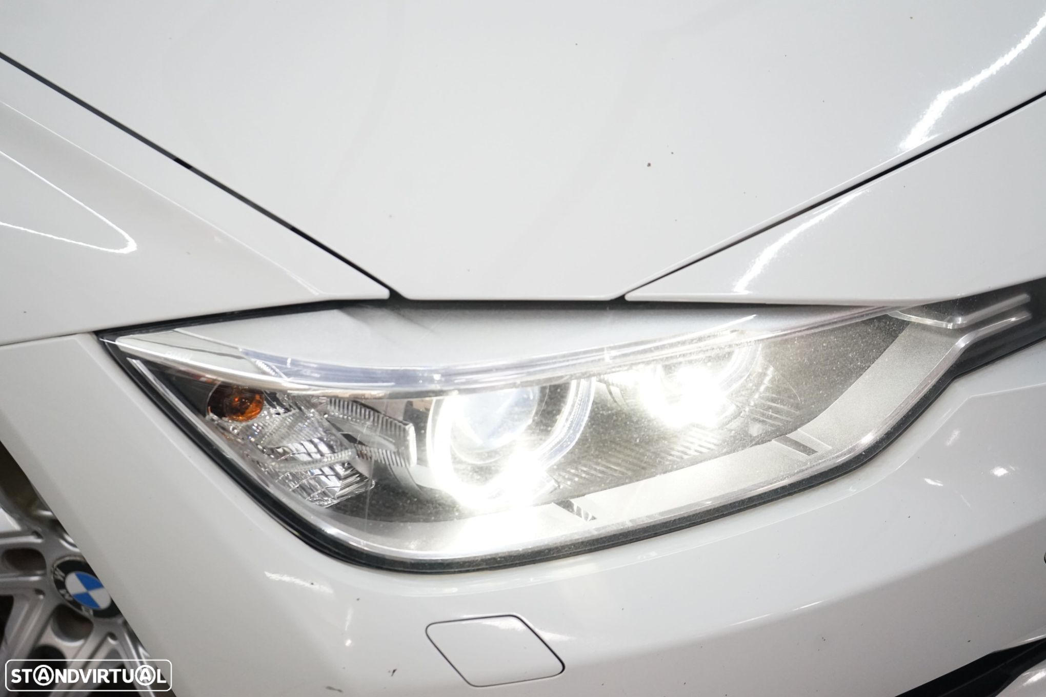 BMW 320 d Touring Auto Exclusive - 9