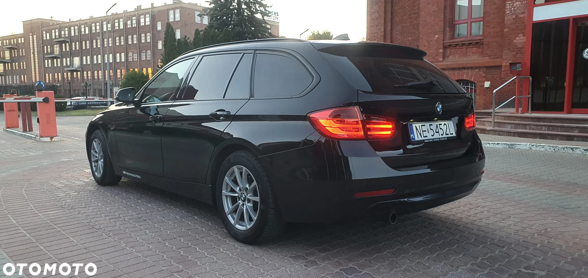 BMW Seria 3 320d Touring Sport-Aut Blue Performance - 3