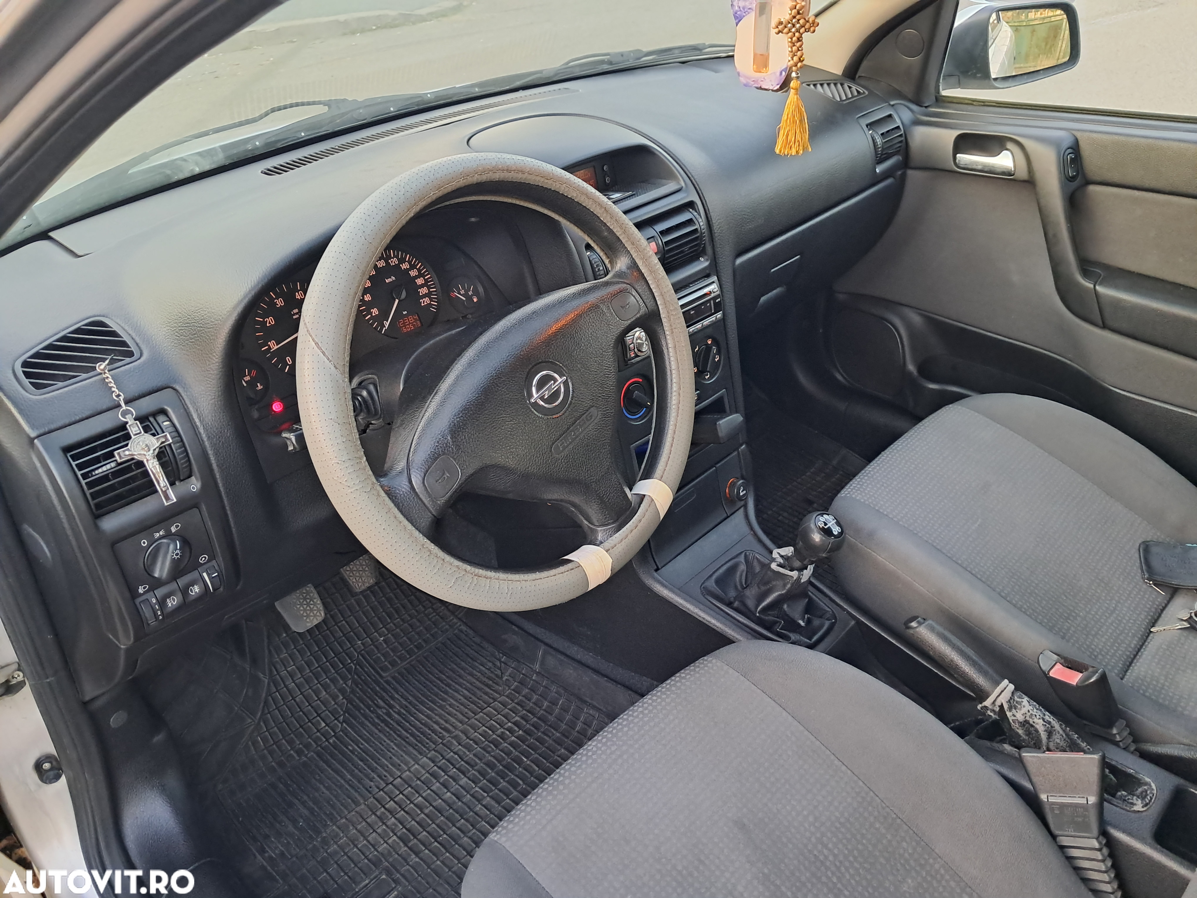 Opel Astra 1.4i 16V Club - 4