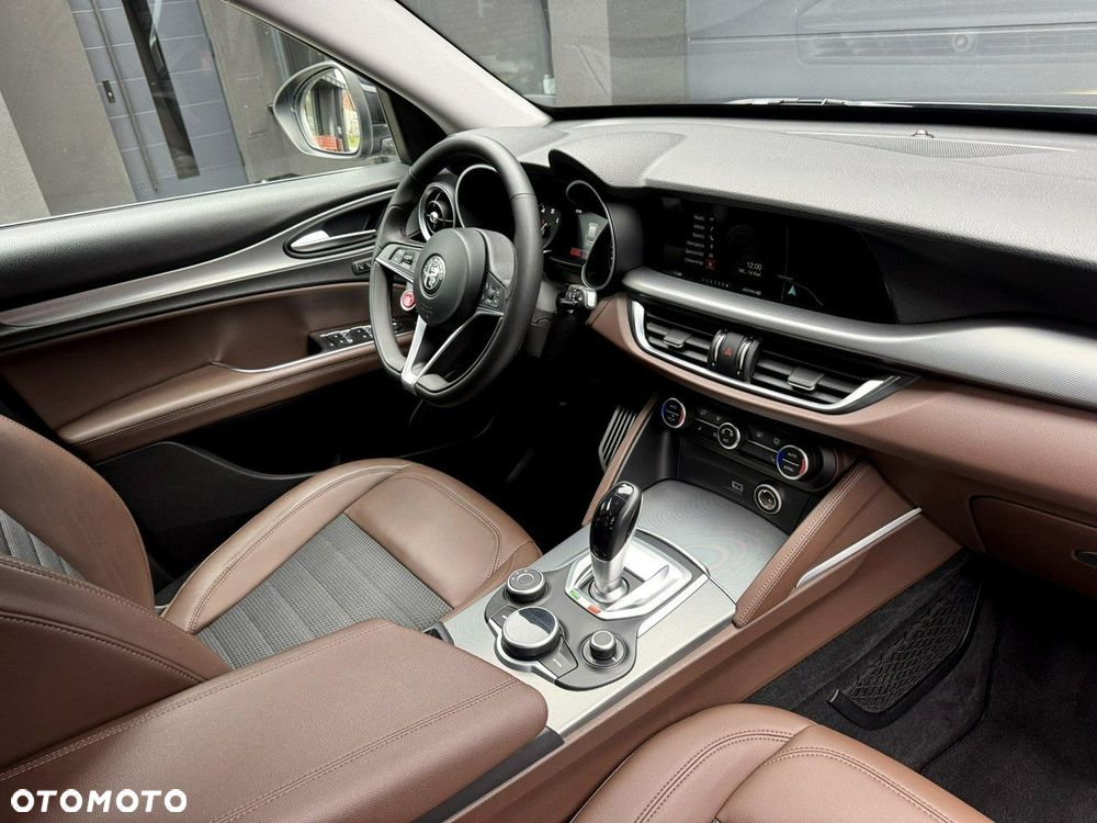 Alfa Romeo Stelvio - 26