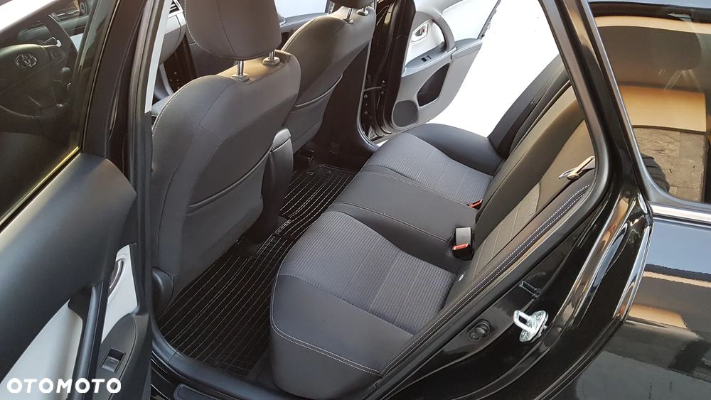 Toyota Avensis 2.0 D-4D Prestige - 11