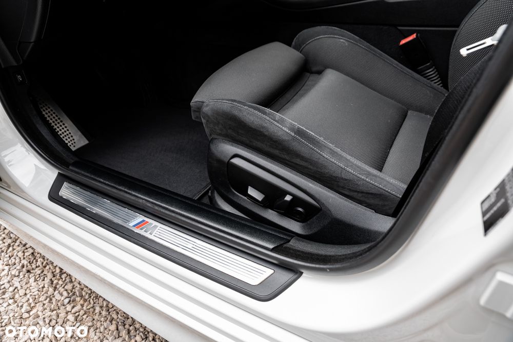 BMW Seria 5 520d Touring M Sport Edition - 18