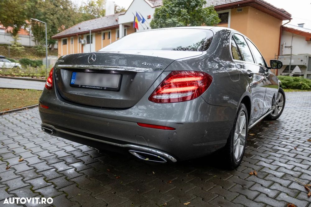 Mercedes-Benz E 220 d 4MATIC Aut. - 3