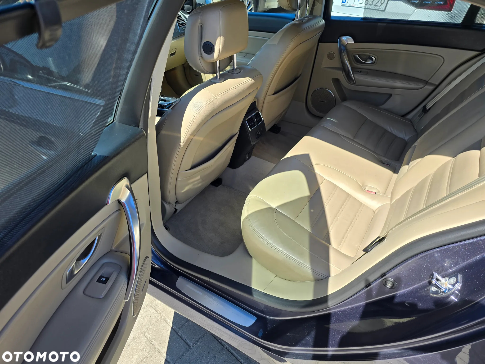 Renault Latitude V6 dCi 240 FAP - 9