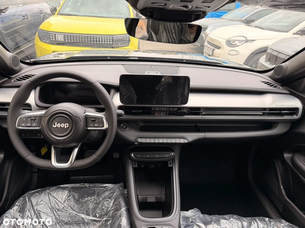 Jeep Avenger 1.2 T3 mHEV Black Edition FWD eDCT6 - 19