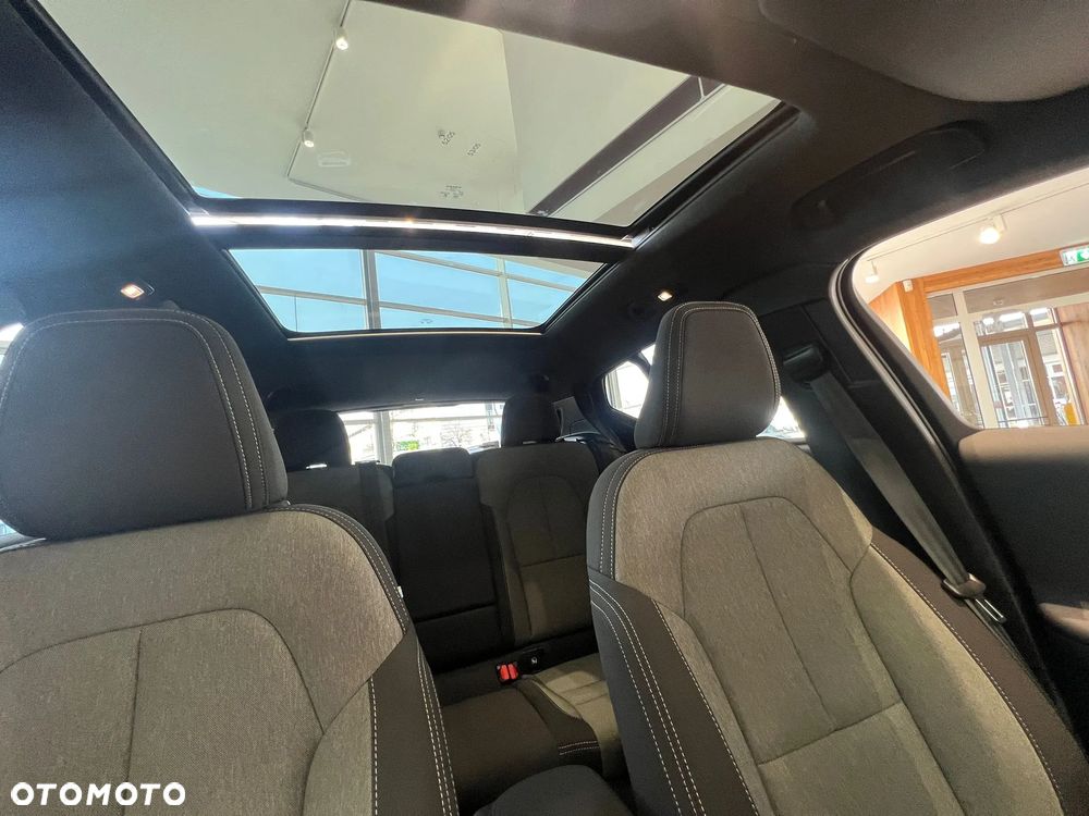 Volvo XC 40 B4 B AWD DKG Ultimate Dark - 22