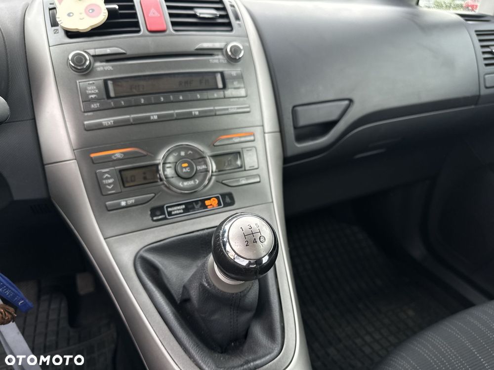 Toyota Auris 1.6 VVT-i Sol - 21