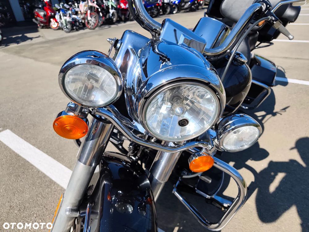 Harley-Davidson Touring Road King - 34