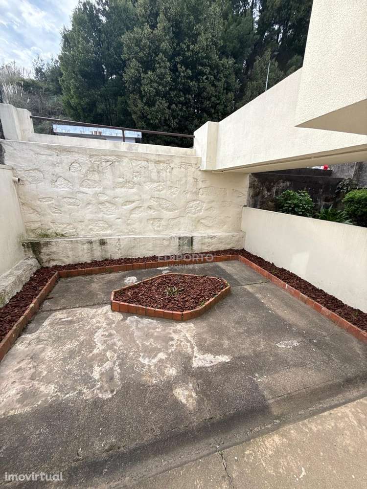 Moradia T2 com dois Pisos , Jardim , Terraço  e vista  do Rio Douro - Grande imagem: 4/26