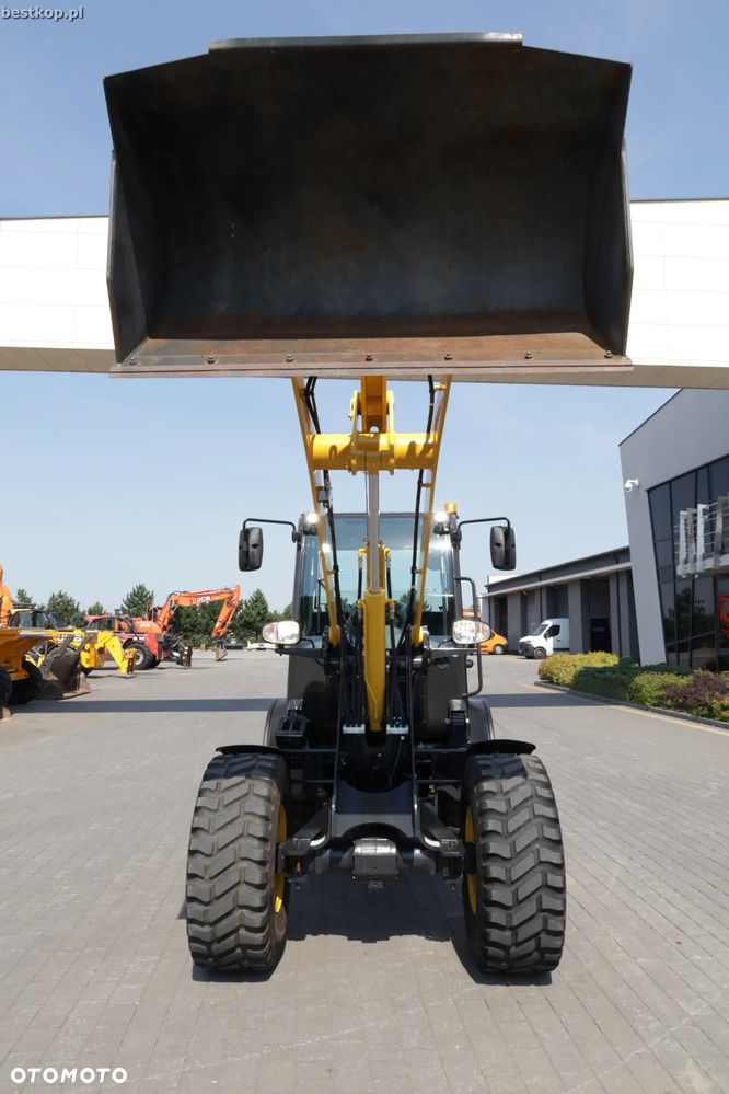 Komatsu WA70M-8 - 19
