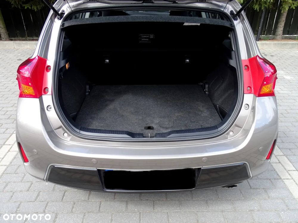 Toyota Auris 1.6 Executive - 14