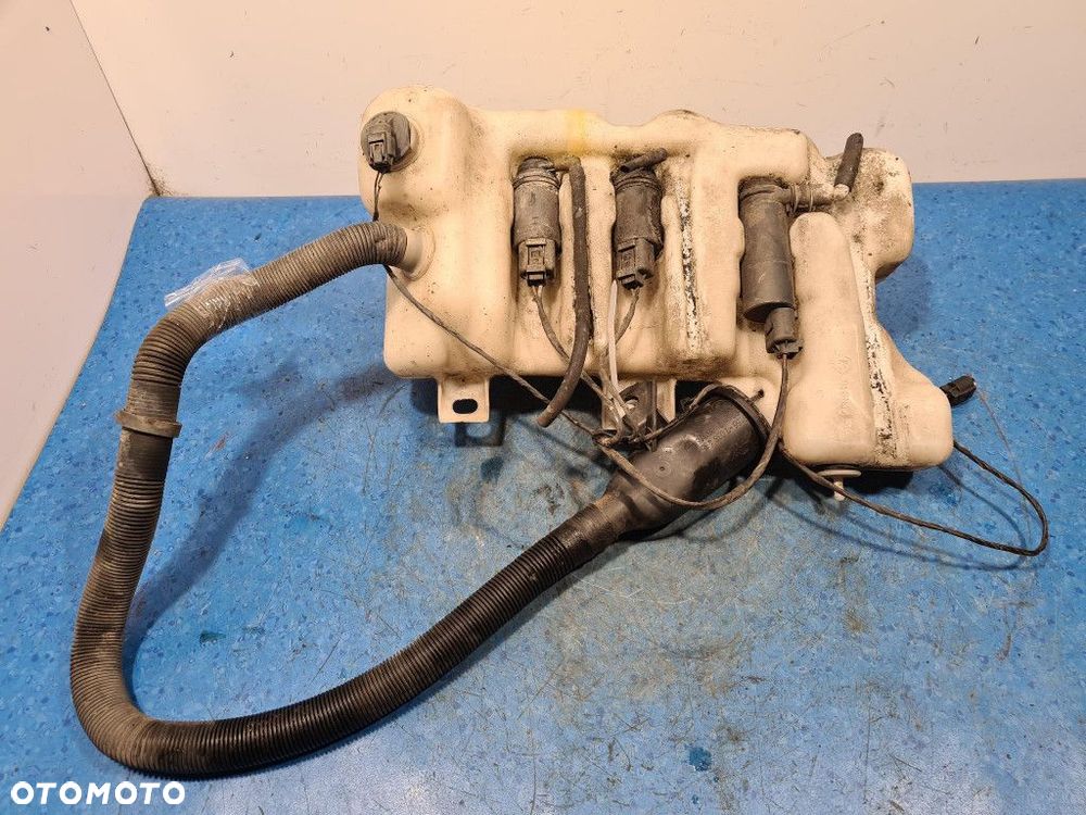 BMW 5 E39 ZBIORNICZEK SPRYSKIWACZA 8364941A - 3