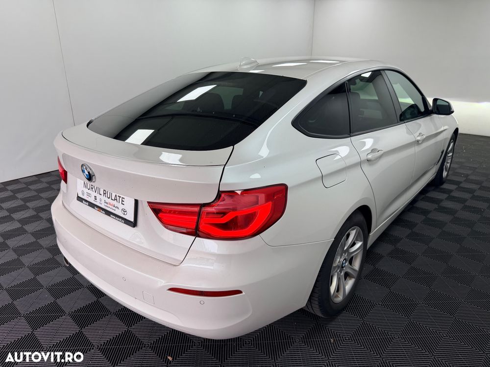 BMW Seria 3 318d Aut. Luxury Line - 11