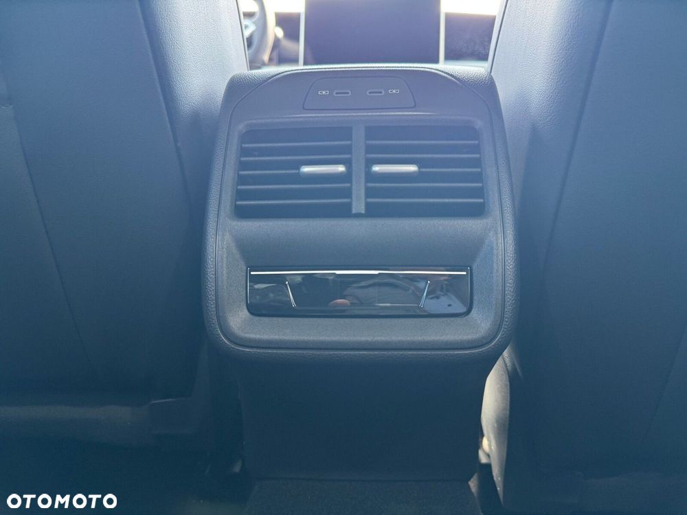 Volkswagen Passat Variant 1.5 TSI eHybrid PHEV 200kW R-Line Plus DSG - 20