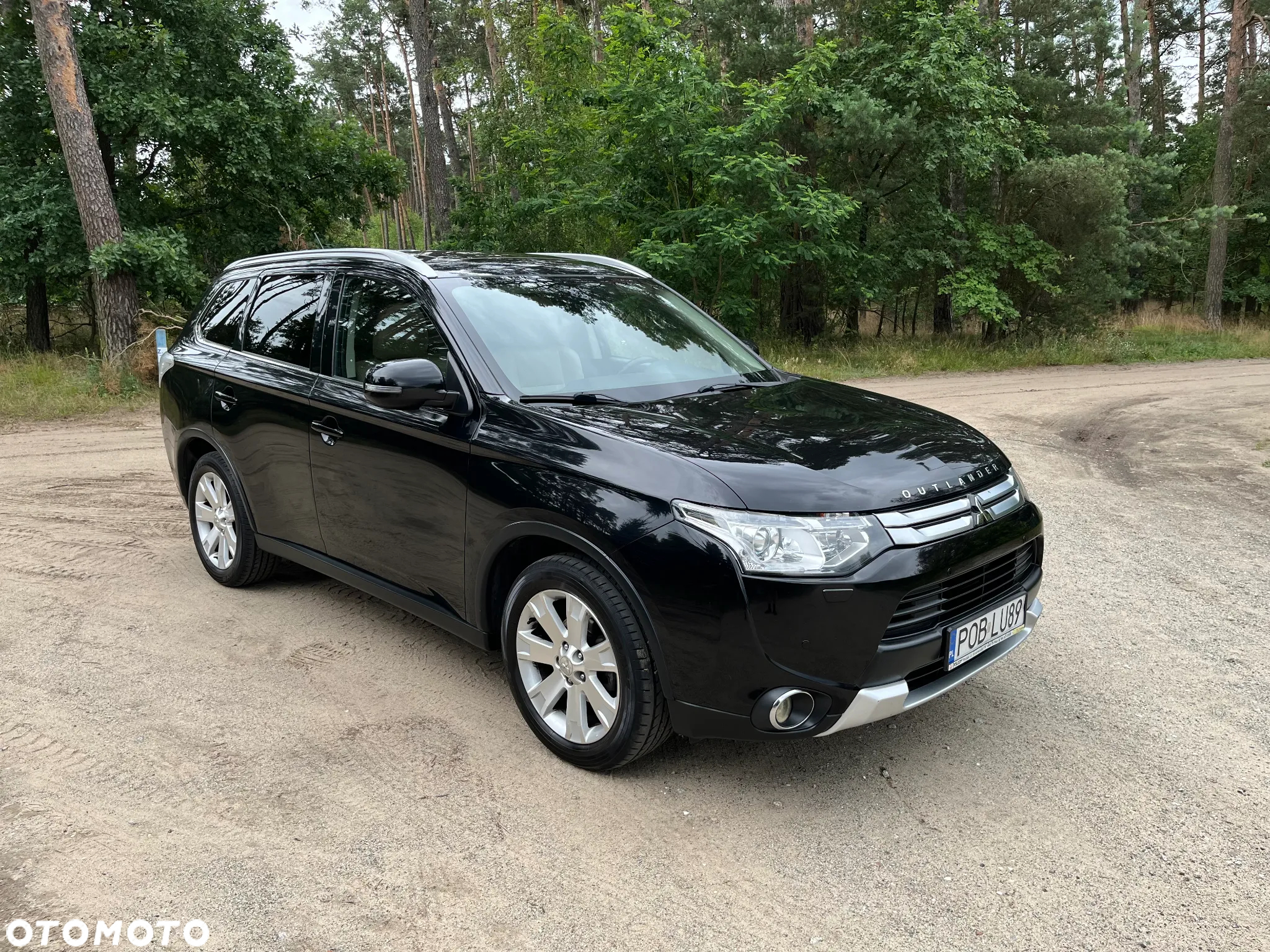 Mitsubishi Outlander - 2