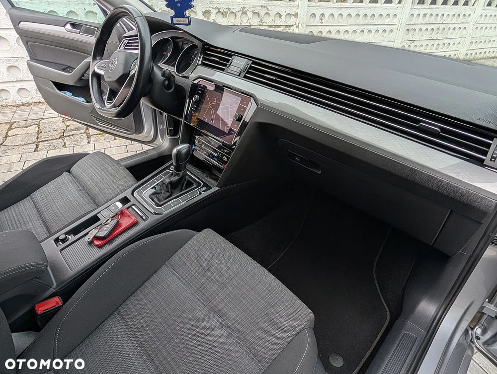 Volkswagen Passat 2.0 TDI SCR DSG - 27