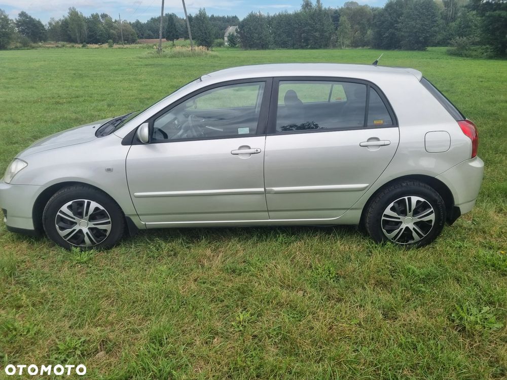 Toyota Corolla 2.0 D-4D Base - 4