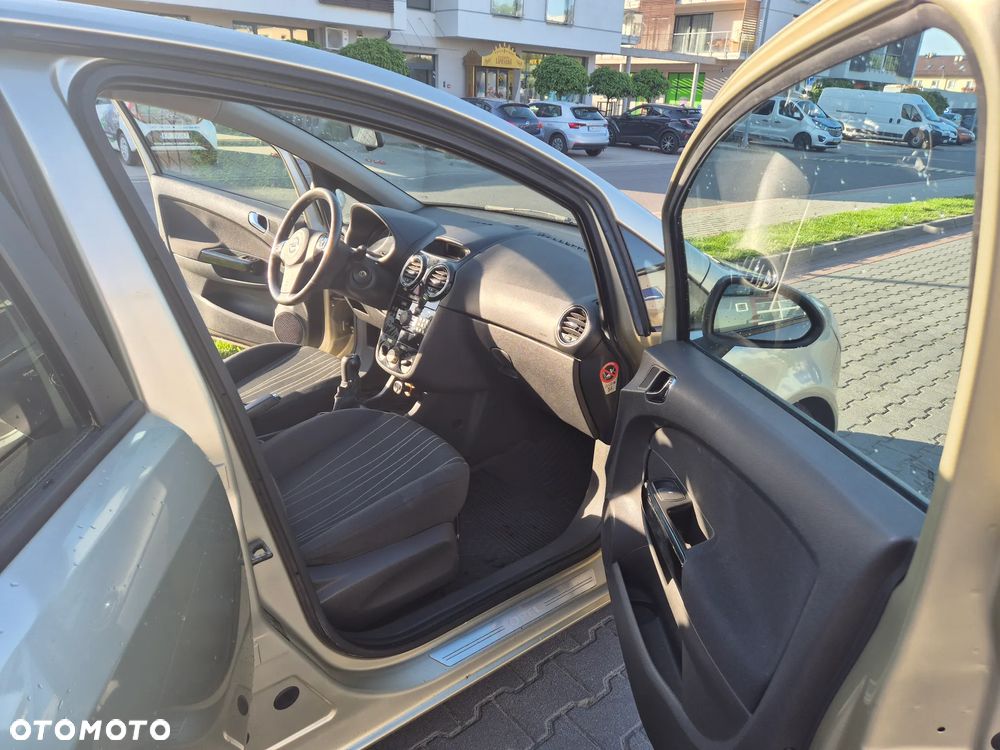 Opel Corsa 1.4 16V 111 - 8