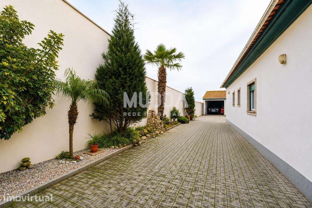 Moradia T3 Térrea com Excelente Espaço Exterior e Anexo T1 – Salreu, E - Grande imagem: 3/35