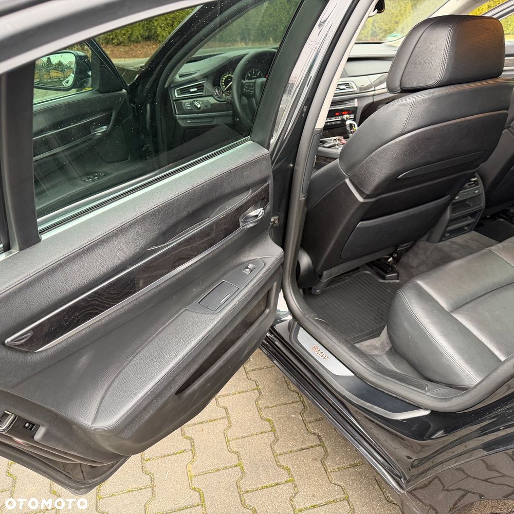 BMW Seria 7 740d xDrive - 12