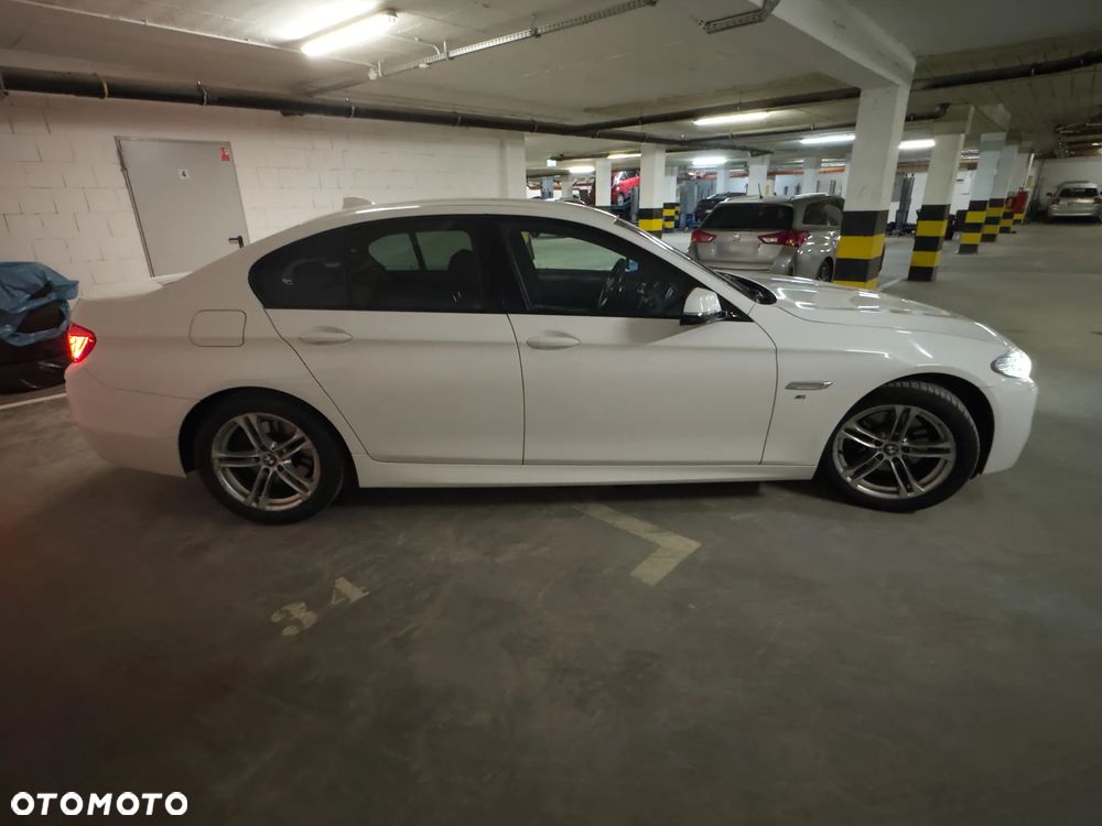 BMW Seria 5 520d xDrive - 15
