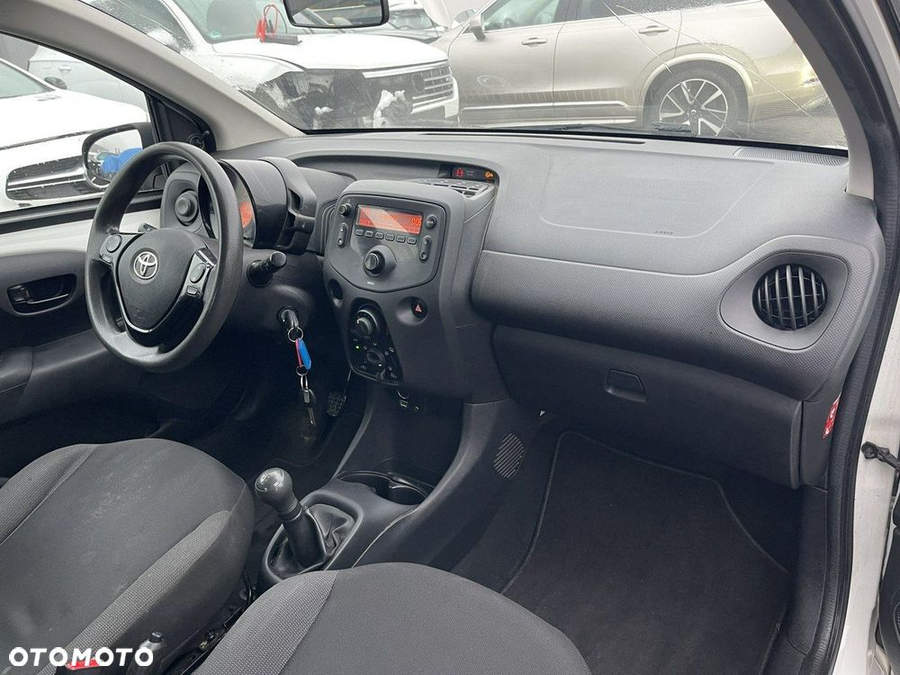 Toyota Aygo x-play - 9