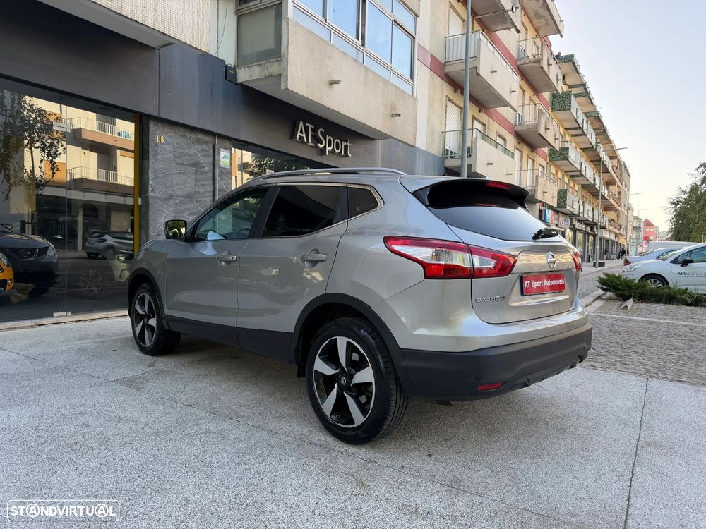 Nissan Qashqai 1.6 dCi N-Connecta 18 - 15