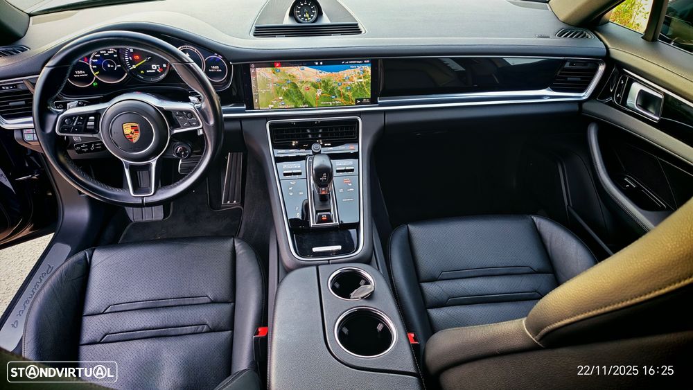 Porsche Panamera 4 E-Hybrid - 4
