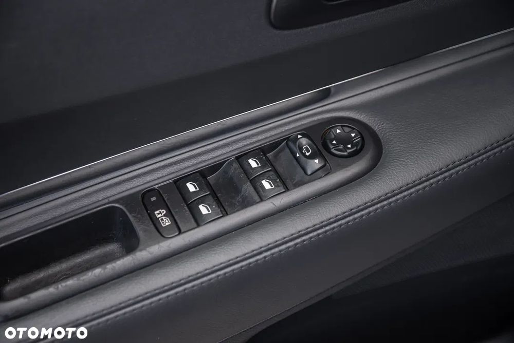 Peugeot 3008 1.6 Premium+ - 33