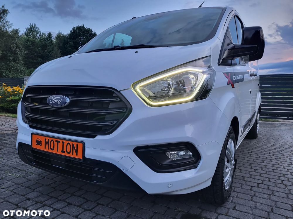 Ford Custom 320 - 26