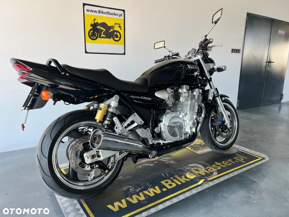 Yamaha XJR - 6