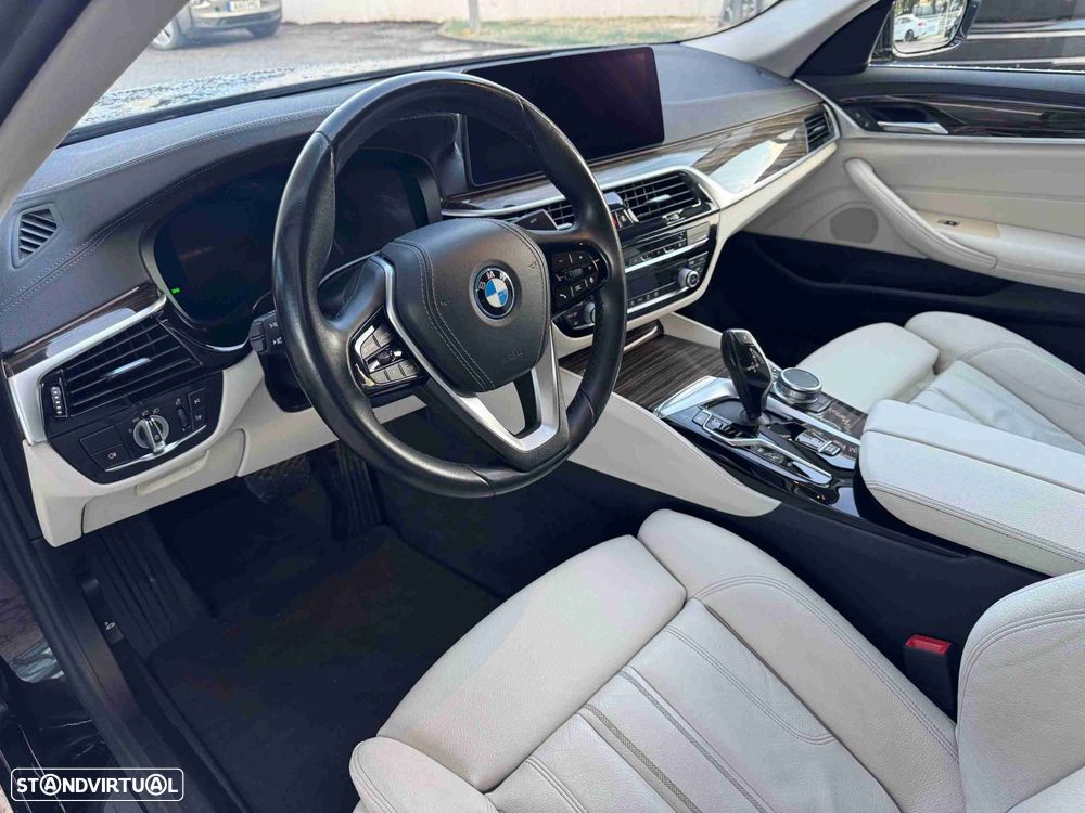 BMW 530 e Line Luxury - 9