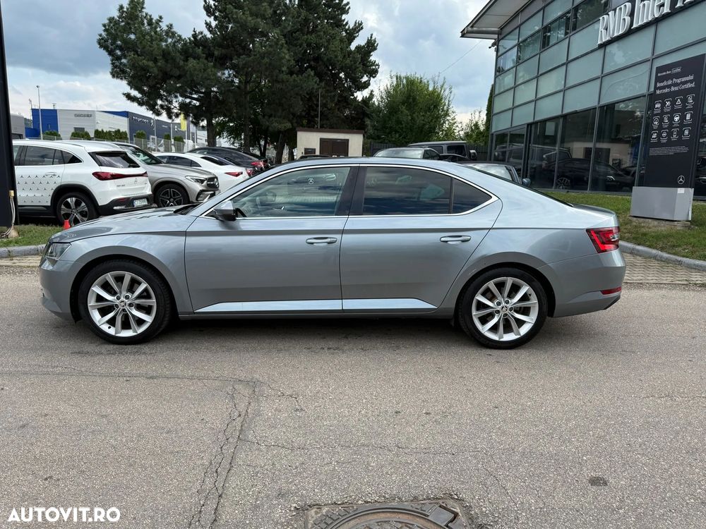 Skoda Superb 2.0 TDI DSG Ambition - 28