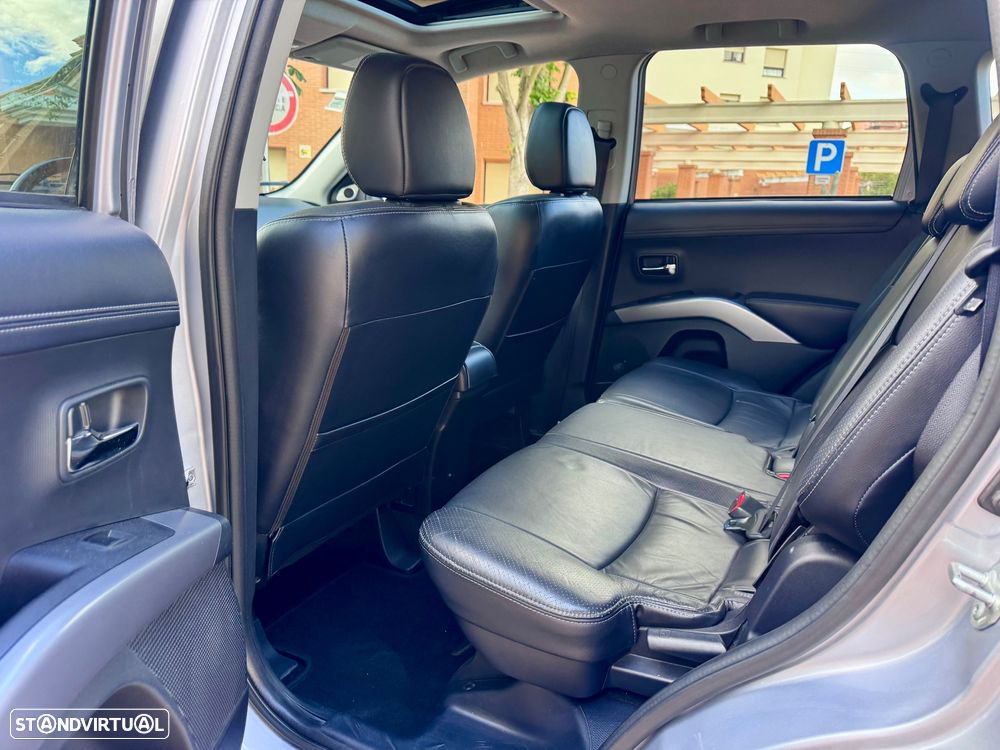 Mitsubishi Outlander 2.2 DI-D Instyle Navi - 9