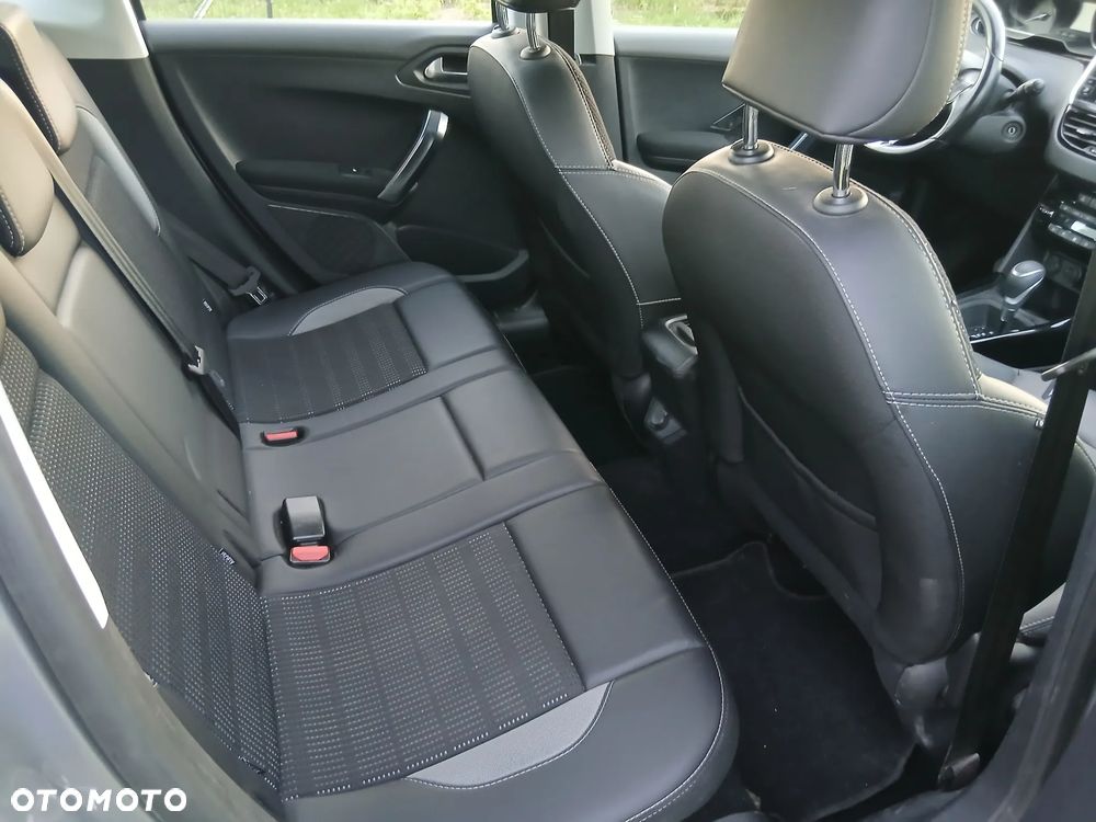 Peugeot 2008 - 13