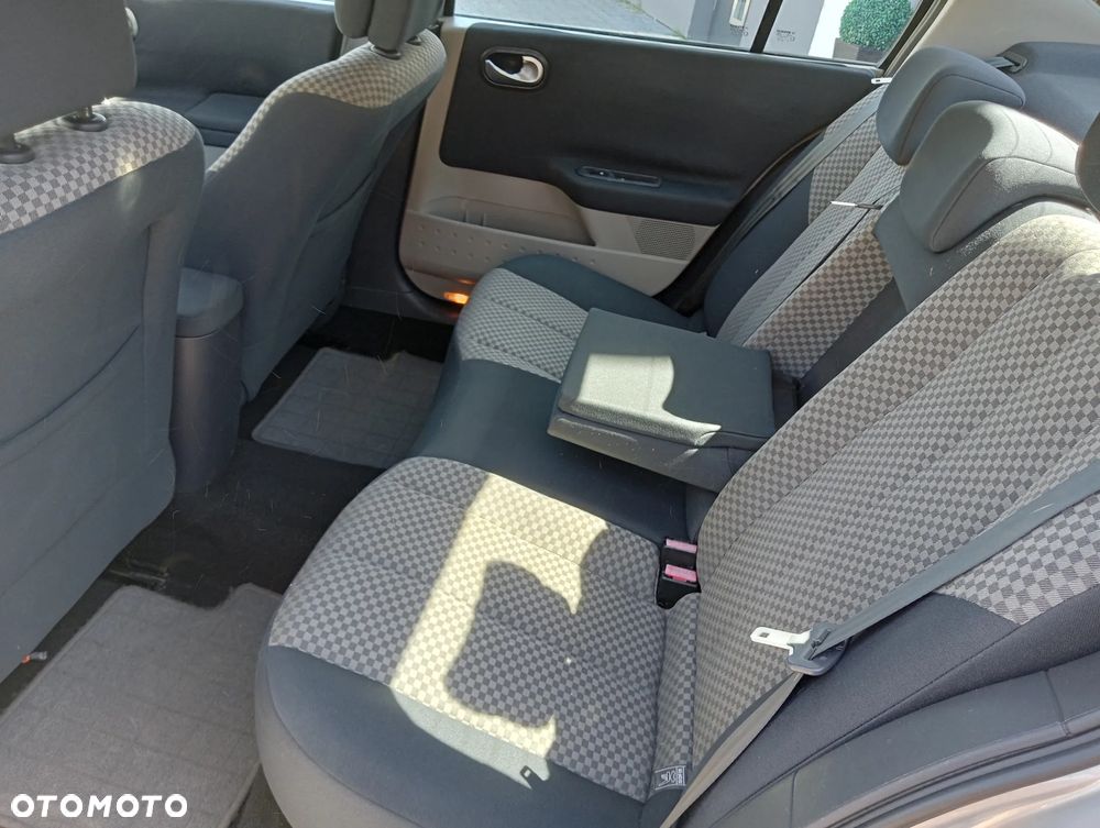 Renault Megane 1.6 Confort Authentique - 7