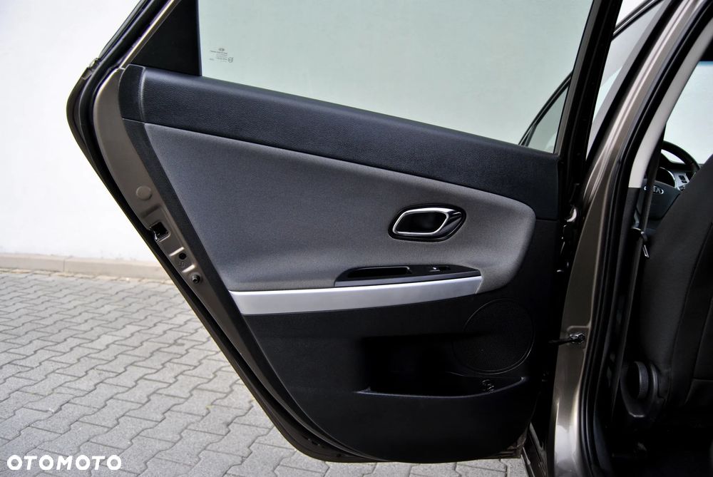 Kia Ceed 1.6 GDI Fifa World Cup Edition - 26
