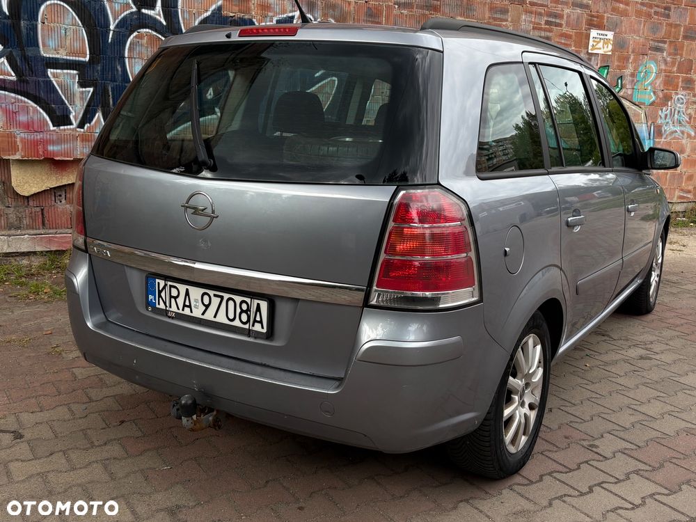 Opel Zafira 1.6 - 10