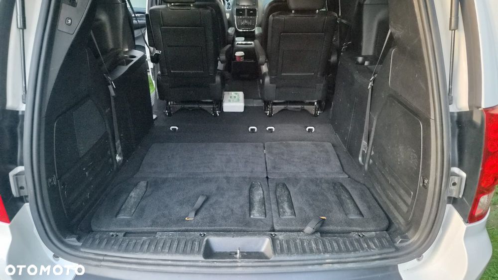 Dodge Grand Caravan - 21