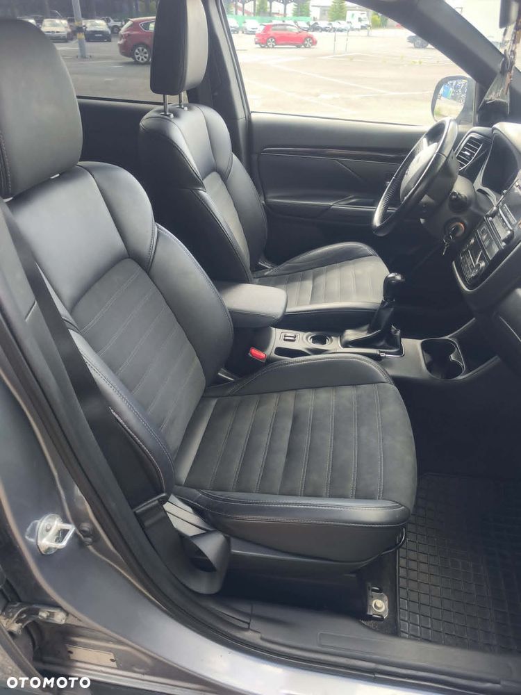 Mitsubishi Outlander 2.0 Intense + 2WD - 12