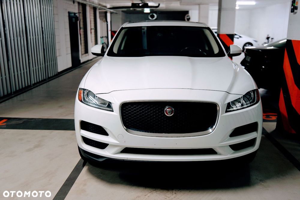 Jaguar F-Pace 35t AWD Prestige - 29
