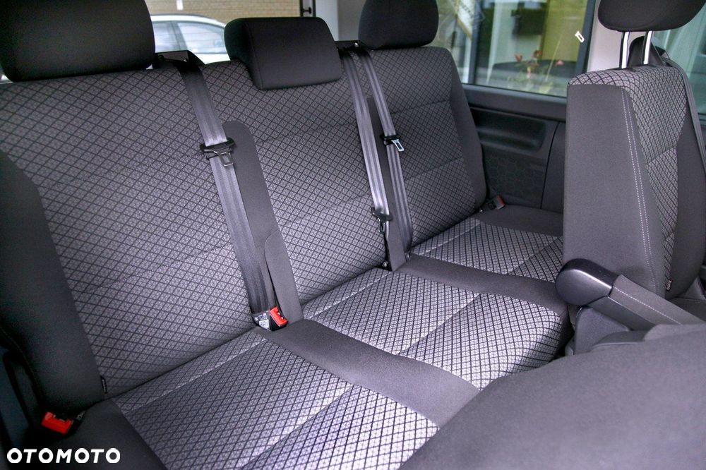 Volkswagen Multivan - 20